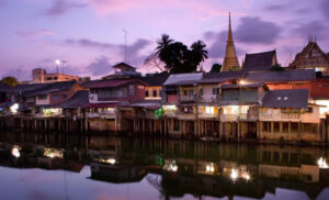 ชุมชนริมน้ำจันทบูร