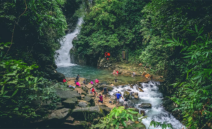 อุทยานแห่งชาติน้ำตกพลิ้ว